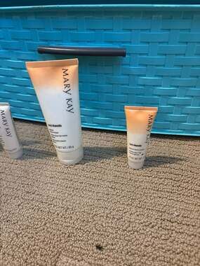 Mary Kay Satin Hands Peach Hand Cream Lot of 2 (3 oz and 0.75 oz)